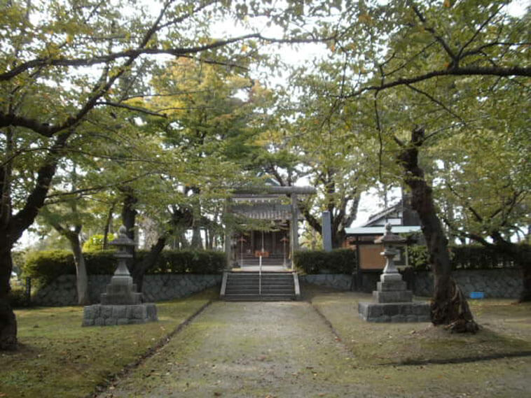 山形県旅行観光鶴岡公園荘内神社