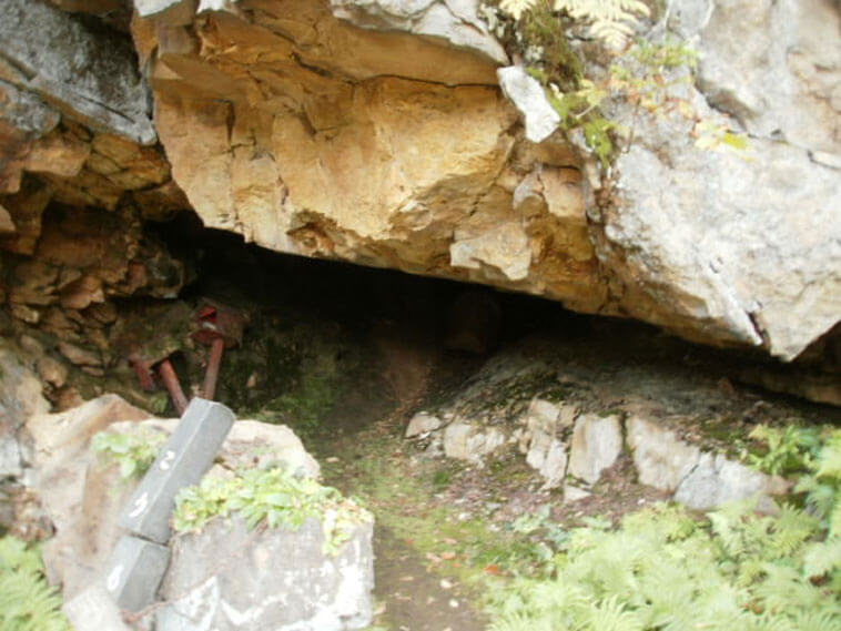 山形県旅行観光銀山温泉散策コースこうもり穴